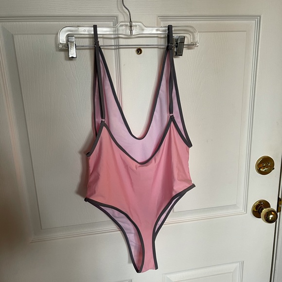 Bathing suit or body suit - Picture 4 of 4